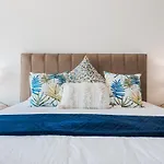Green Parrot Holiday Apartment