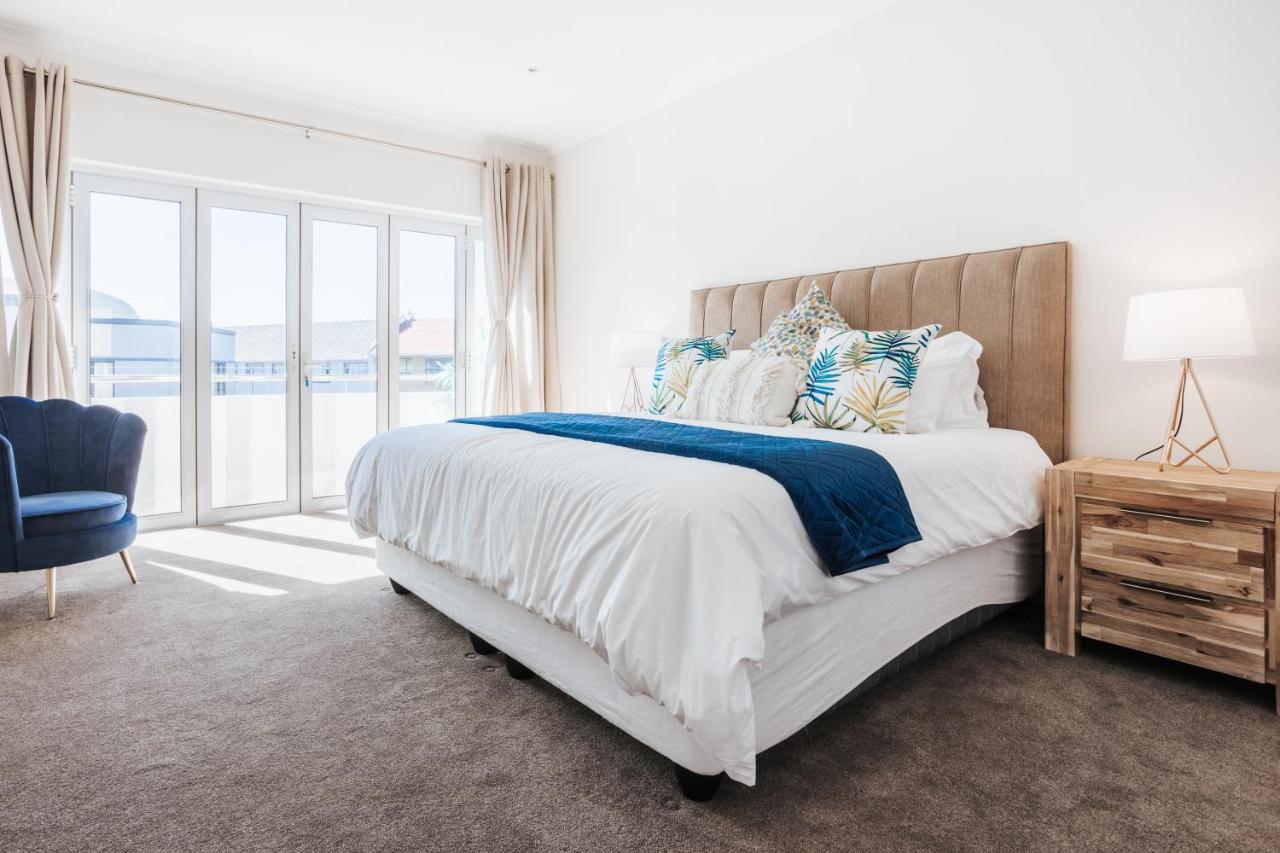 Apartment Parrot Cape Town